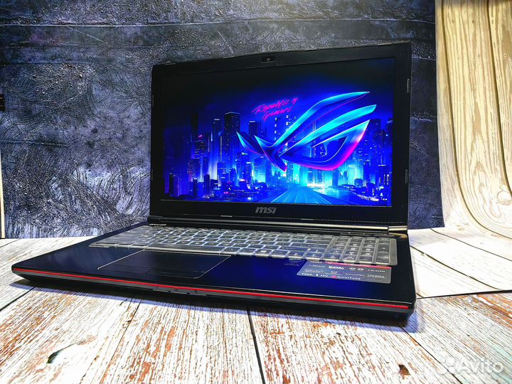 Игровой ноутбук msi i5 / GTX 960M