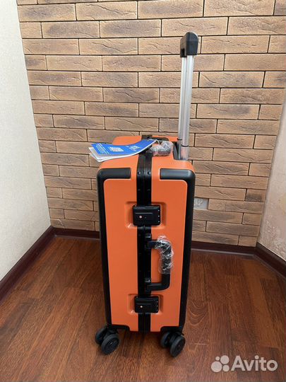 Чемодан на колесах