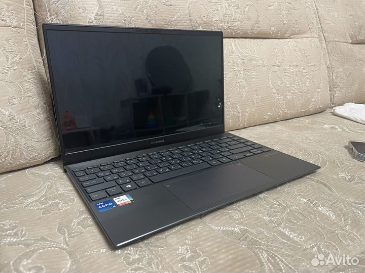 Asus zenbook 13.3 oled i5