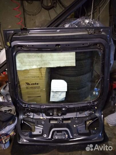 Задняя крышка багажника лифтбэк