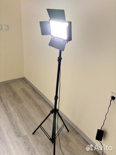 Видеосвет LED u600