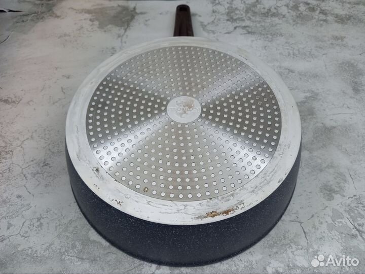 Сковорода 28 см