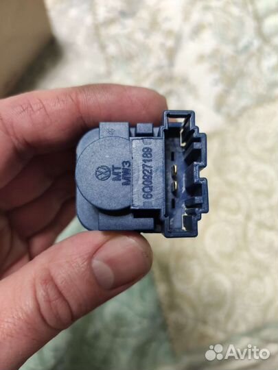 Датчик педали сцепления vag 6Q0927189