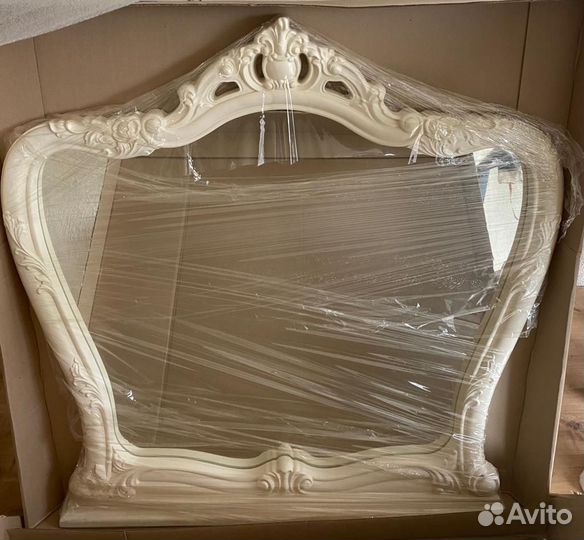 Продажа нового винтажного зеркала в упаковке