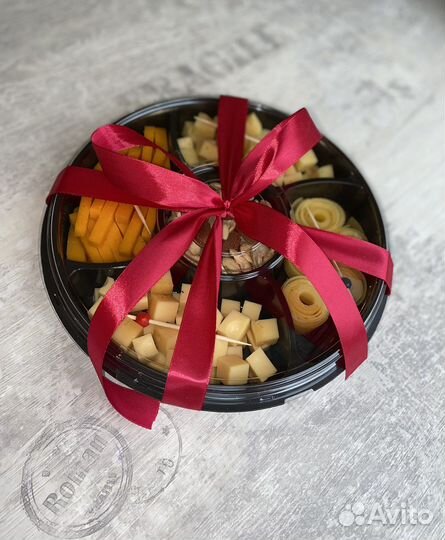 Подарочная сырная тарелка с мёдом