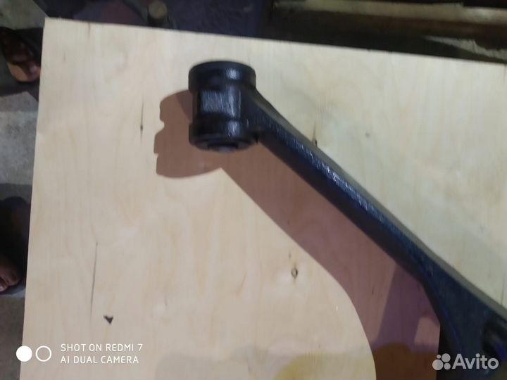 Рычаг передний левый нижний на tahoe и escalade