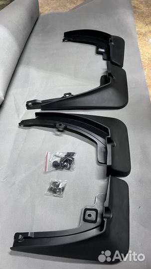 Брызговики на Geely Monjaro