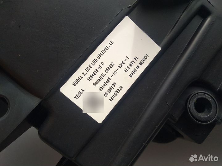 Фара Tesla X