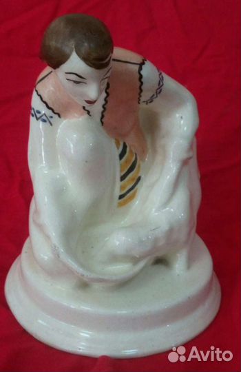 Девушка с ягненком.Константиновский завод