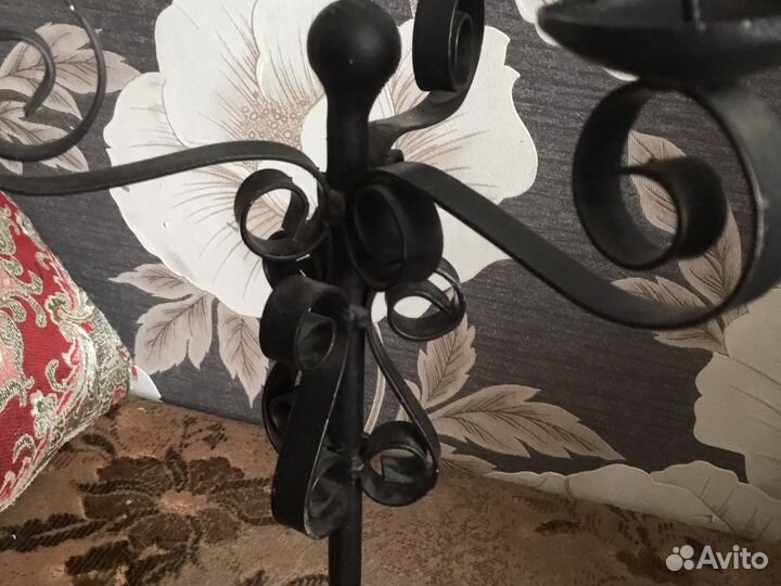 Старинный подсвечник