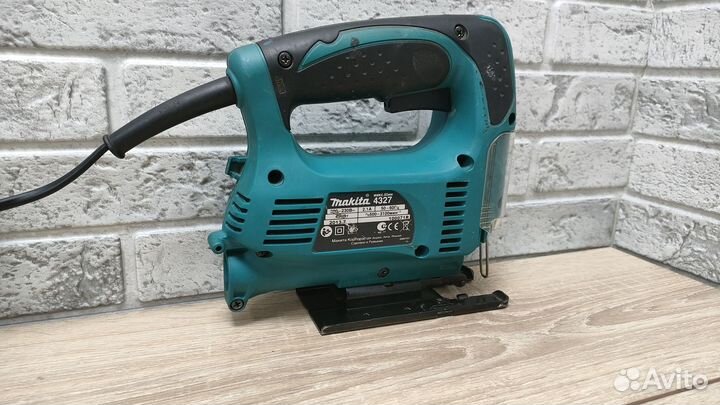 Лобзик Makita 4327