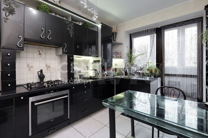 4-к. квартира, 97,6 м², 1/6 эт.