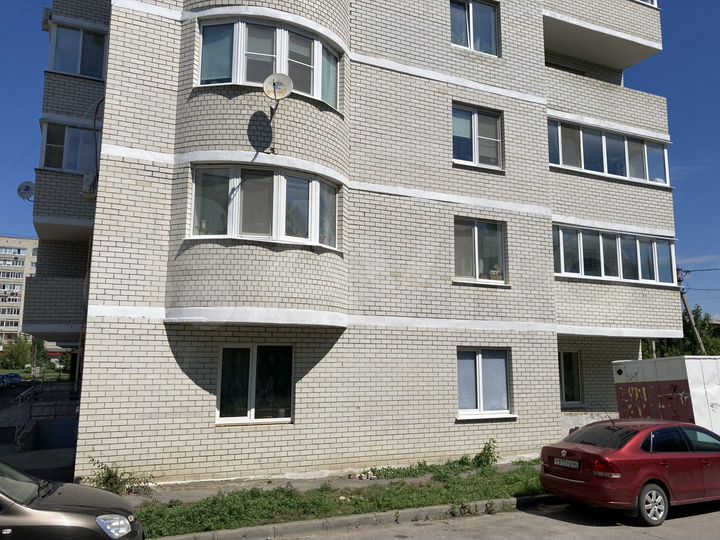 3-к. квартира, 90 м², 2/10 эт.