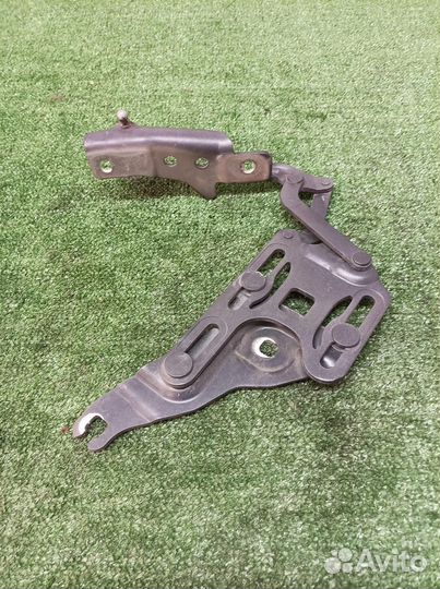 Петля капота левая BMW X5 E70 2007-2013