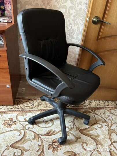 Компьютерное кресло