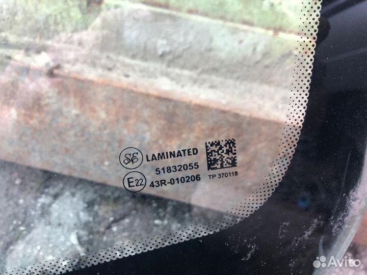 Стекло лобовое Renault Megane 2