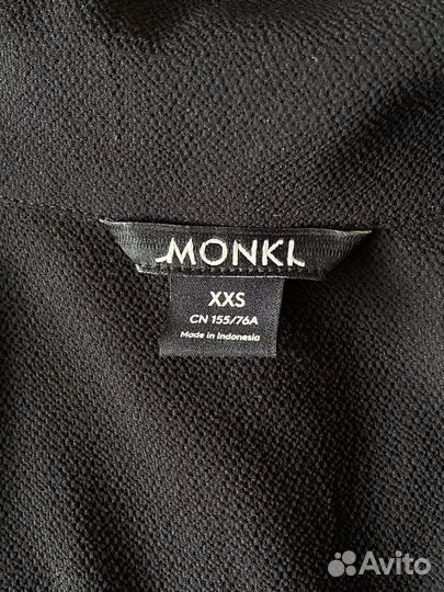 Черное платье Monki