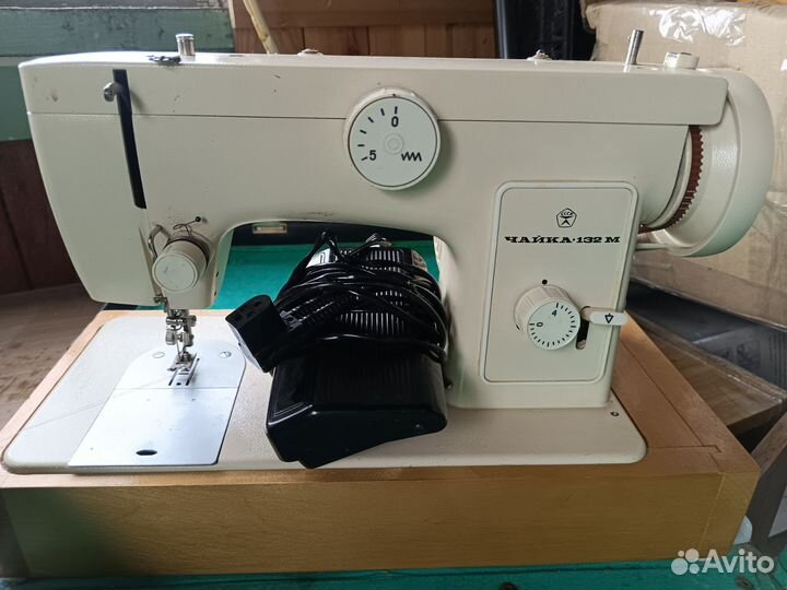 Швейная машина Чайка