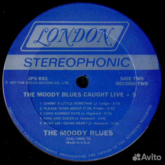 Два виниловых альбома группы 