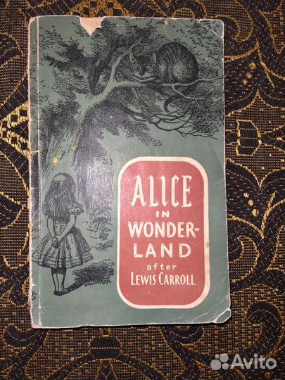 Книга Алиса в стране чудес