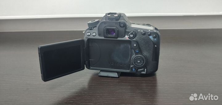 Зеркальный фотоаппарат Canon eos 80d