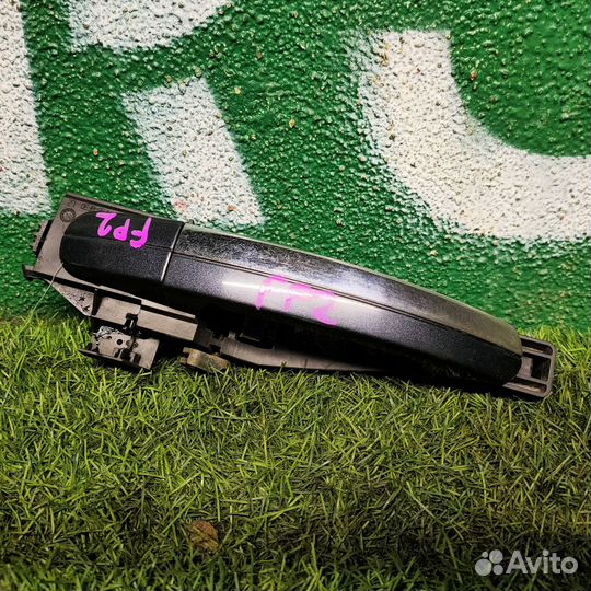 Наружная ручка двери правая Ford Focus 2