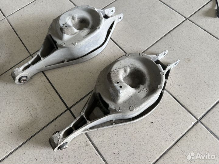 Рычаг нижний правый/левый Инфинити Infinti QX70