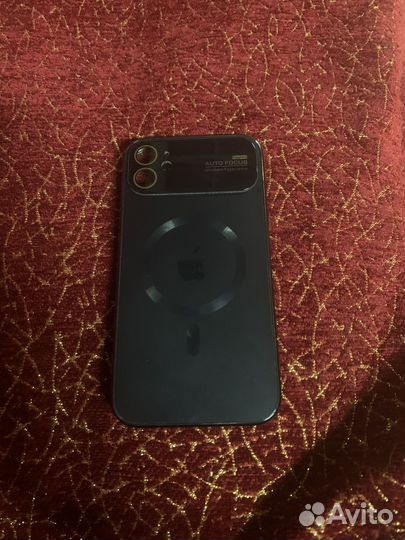 Чехлы на телефон iPhone 11