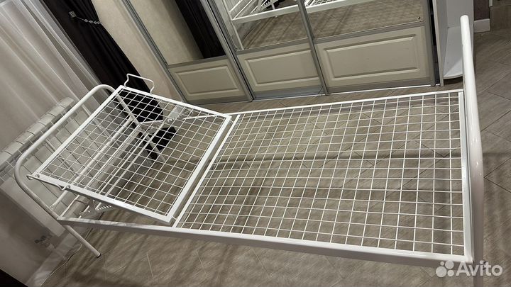 Медицинская кровать