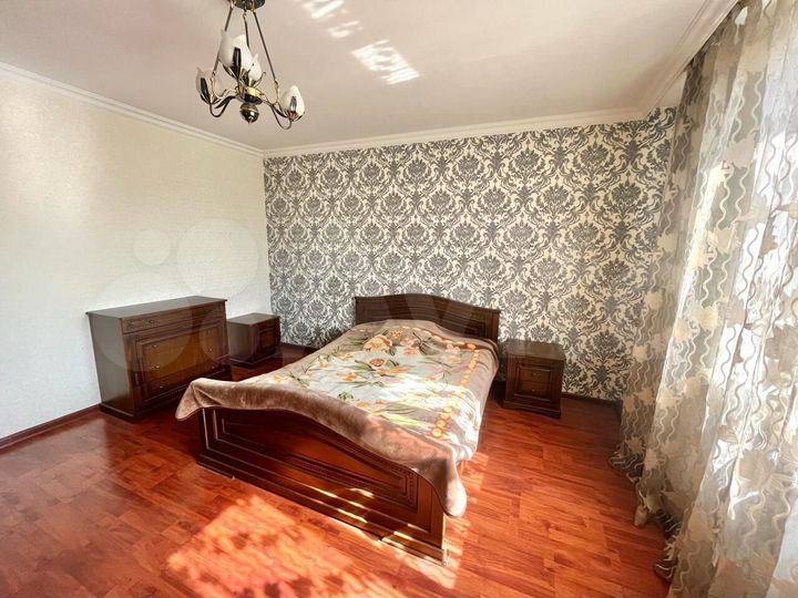 Дом 211,7 м² на участке 6 сот.