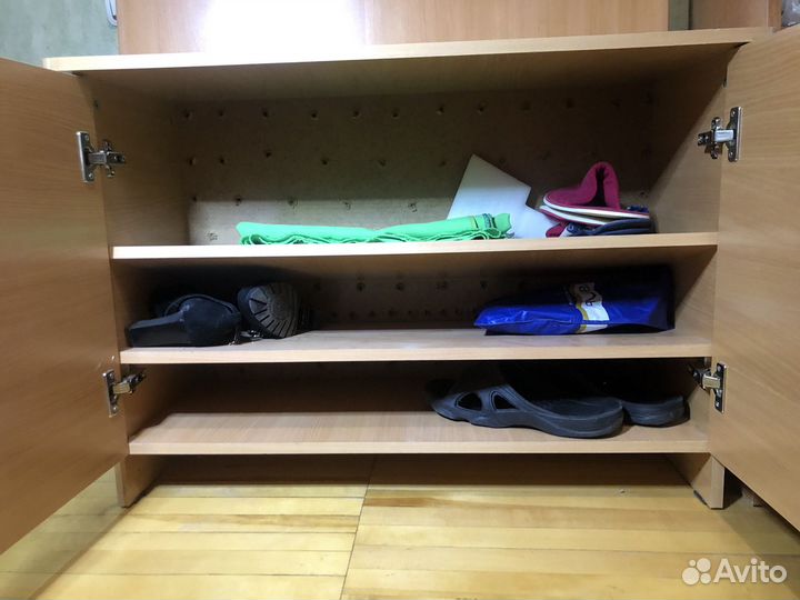 Вешалка, обувной шкаф