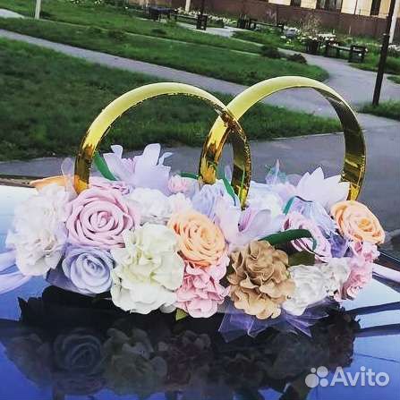 Свадебное украшение на машину