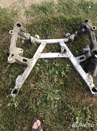 Подрамник бмв е39