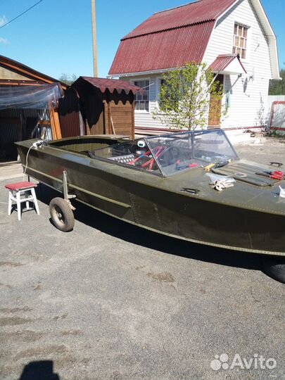 Продам стекло на моторную лодку