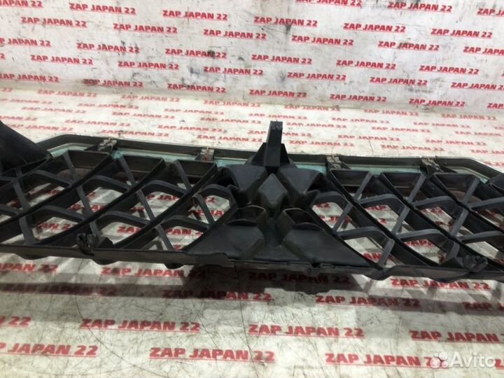 Решетка радиатора Mitsubishi Challenger K99 6G74