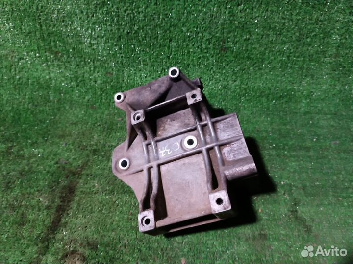 Кронштейн кондиционера Volkswagen Passat B5 (1996—