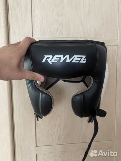 Шлем reyvel