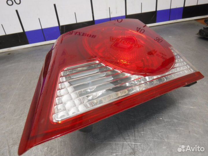 Фонарь задний правый Honda Civic 4D R18A2 2008