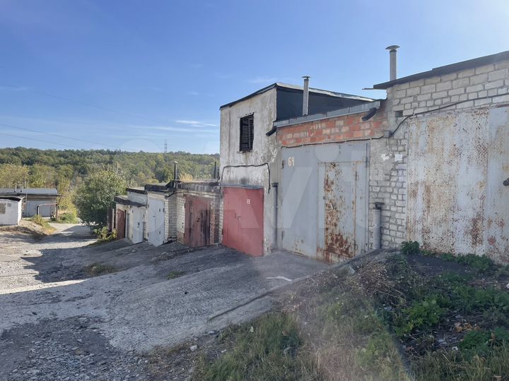 Гараж, > 30 м²