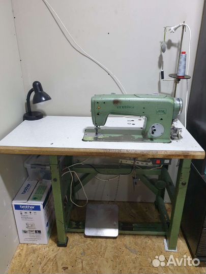Производственная швейная машинка
