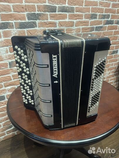 Баян Атлант