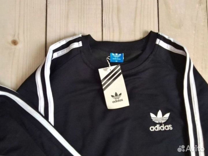 Спортивный костюм Adidas