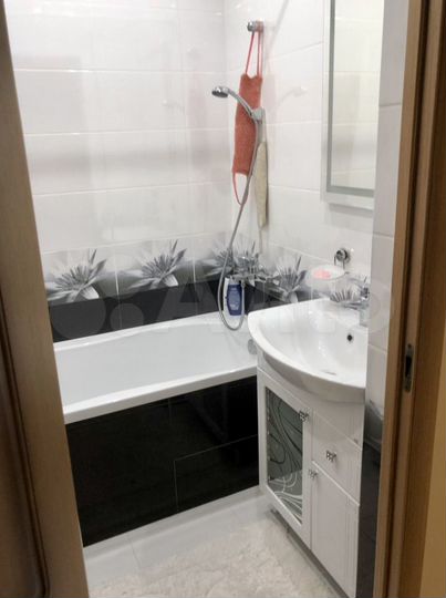 2-к. квартира, 63 м², 4/9 эт.