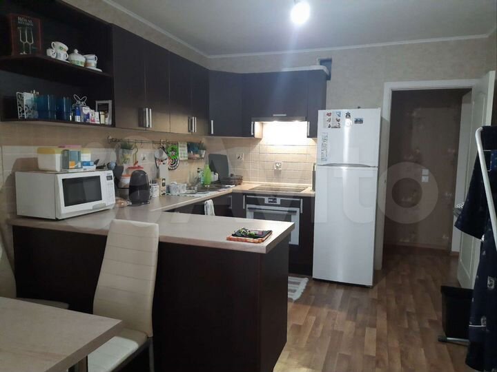 2-к. квартира, 61 м², 1/12 эт.