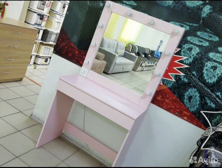 Стол с лампочками