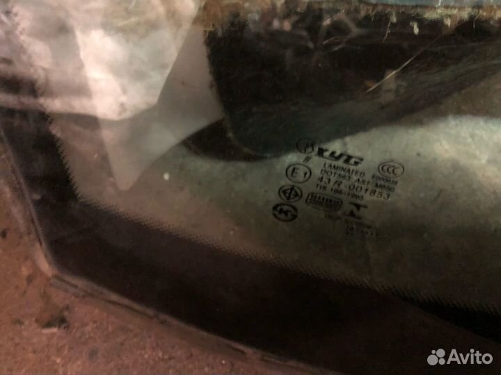 Лобовое стекло W124 купе XYG