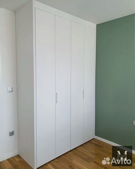 Распашной шкаф