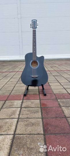 Гитара черная