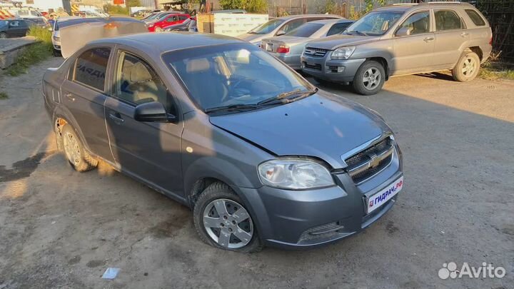 Кожух рулевой колонки нижний Chevrolet Aveo (T250) 96537577