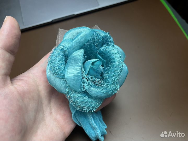 Украшение роза из ткани